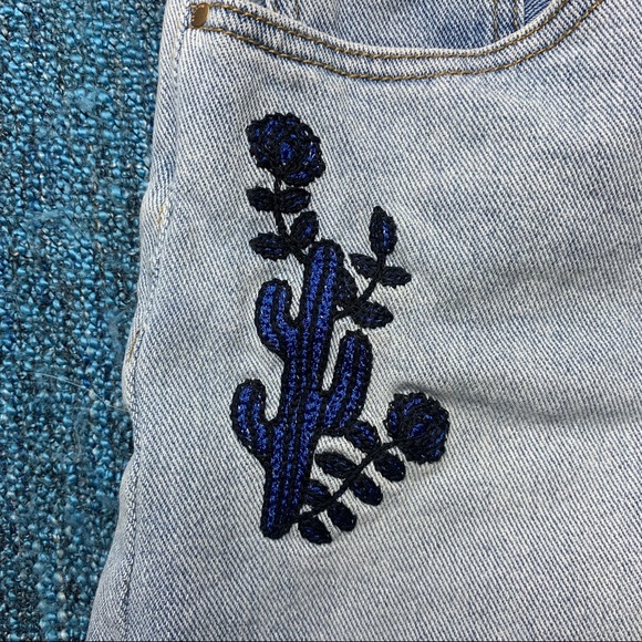 Pacsun Girlfriend Cactus Embroidered Denim Shorts - Picture 2 of 7